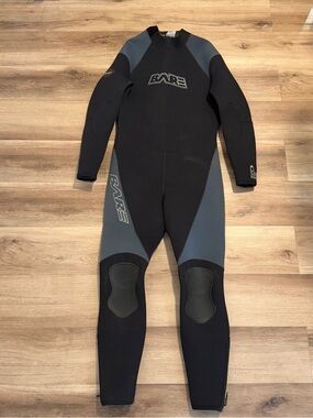 Bare Supra Arctic Full Men's XL Wetsuit 7mm  Black Scuba Diving Made in Canada
